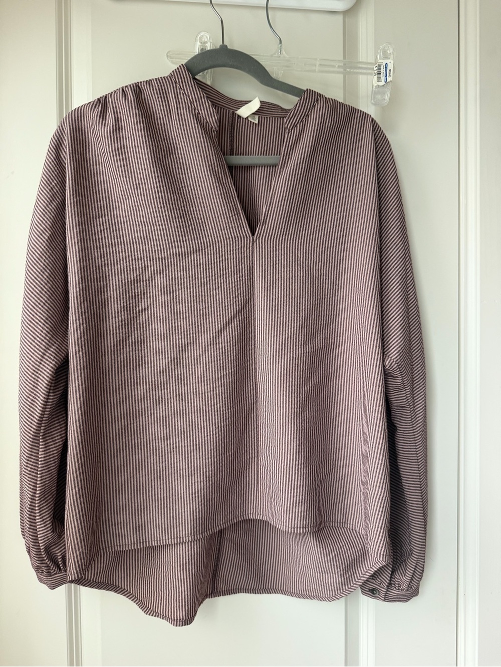 Treasure & Bond Mauve Pinstripe V-Neck Long Sleeve Blouse